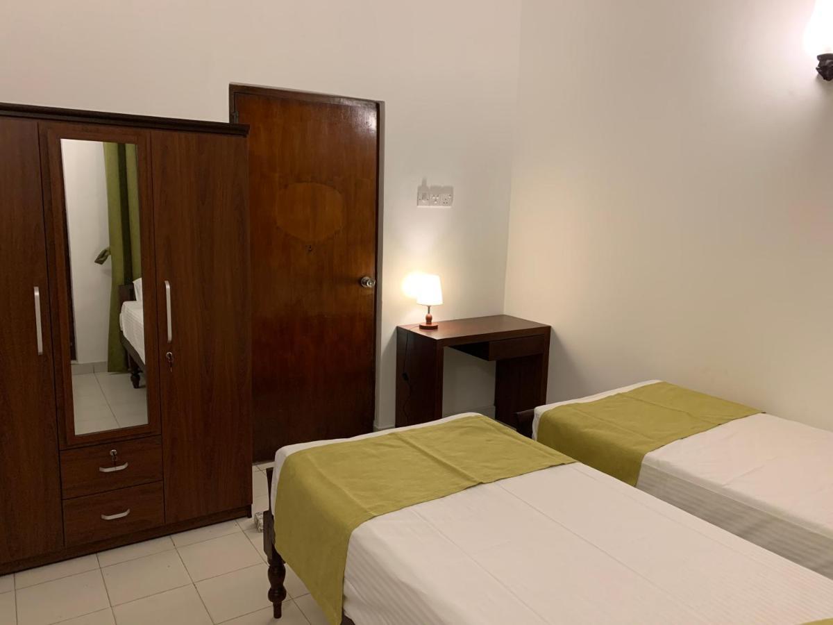 Elegance Oasis, Colombo 3 Hotel Bagian luar foto