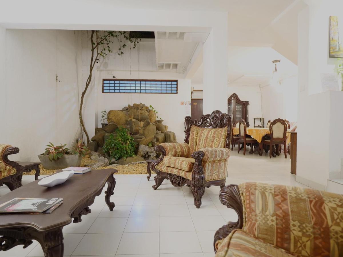 Elegance Oasis, Colombo 3 Hotel Bagian luar foto